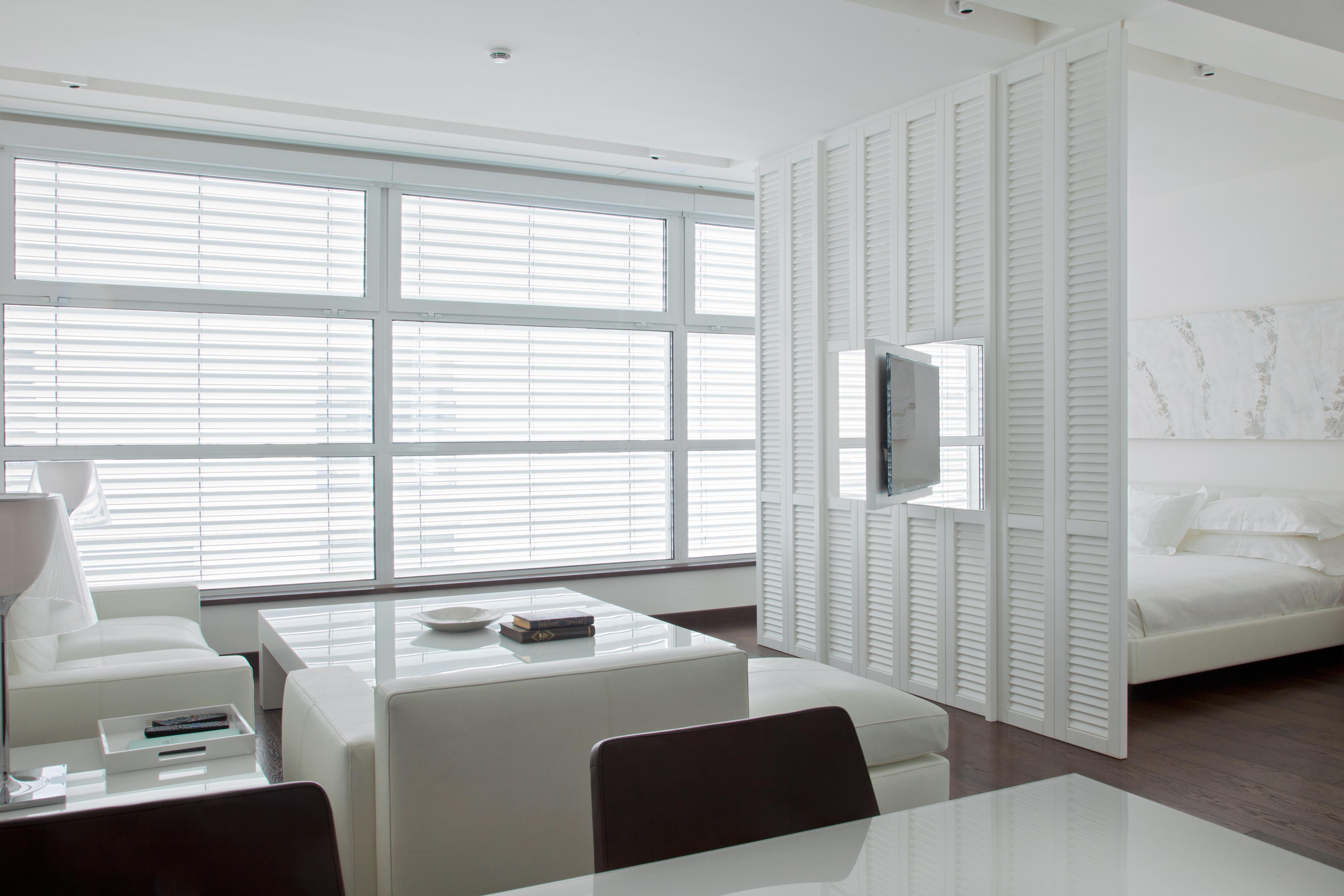 Magna Pars L'Hotel A Parfum, Small Luxury Hotels Of The World Milano Exteriör bild Venetian blinds