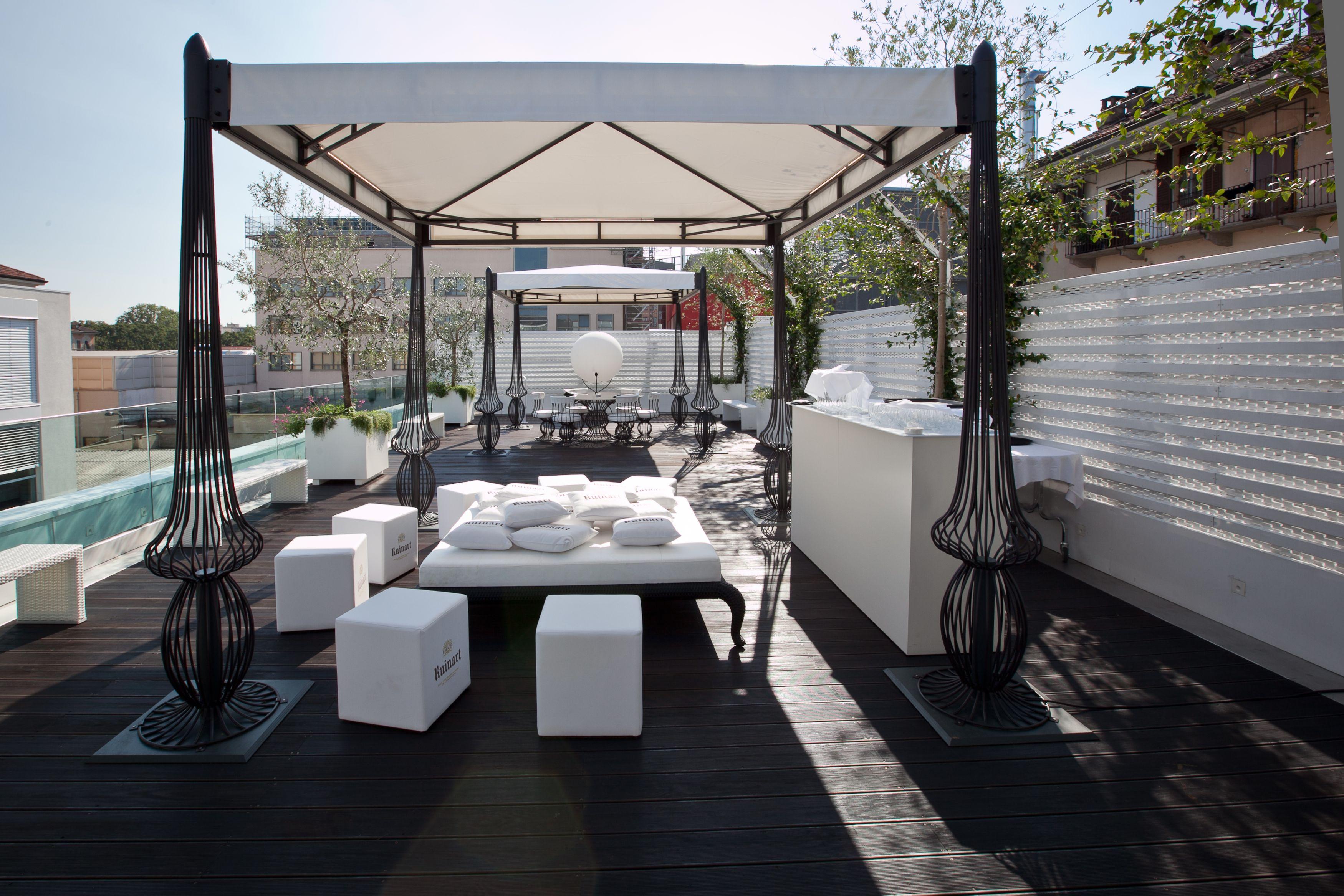 Magna Pars L'Hotel A Parfum, Small Luxury Hotels Of The World Milano Exteriör bild The rooftop terrace