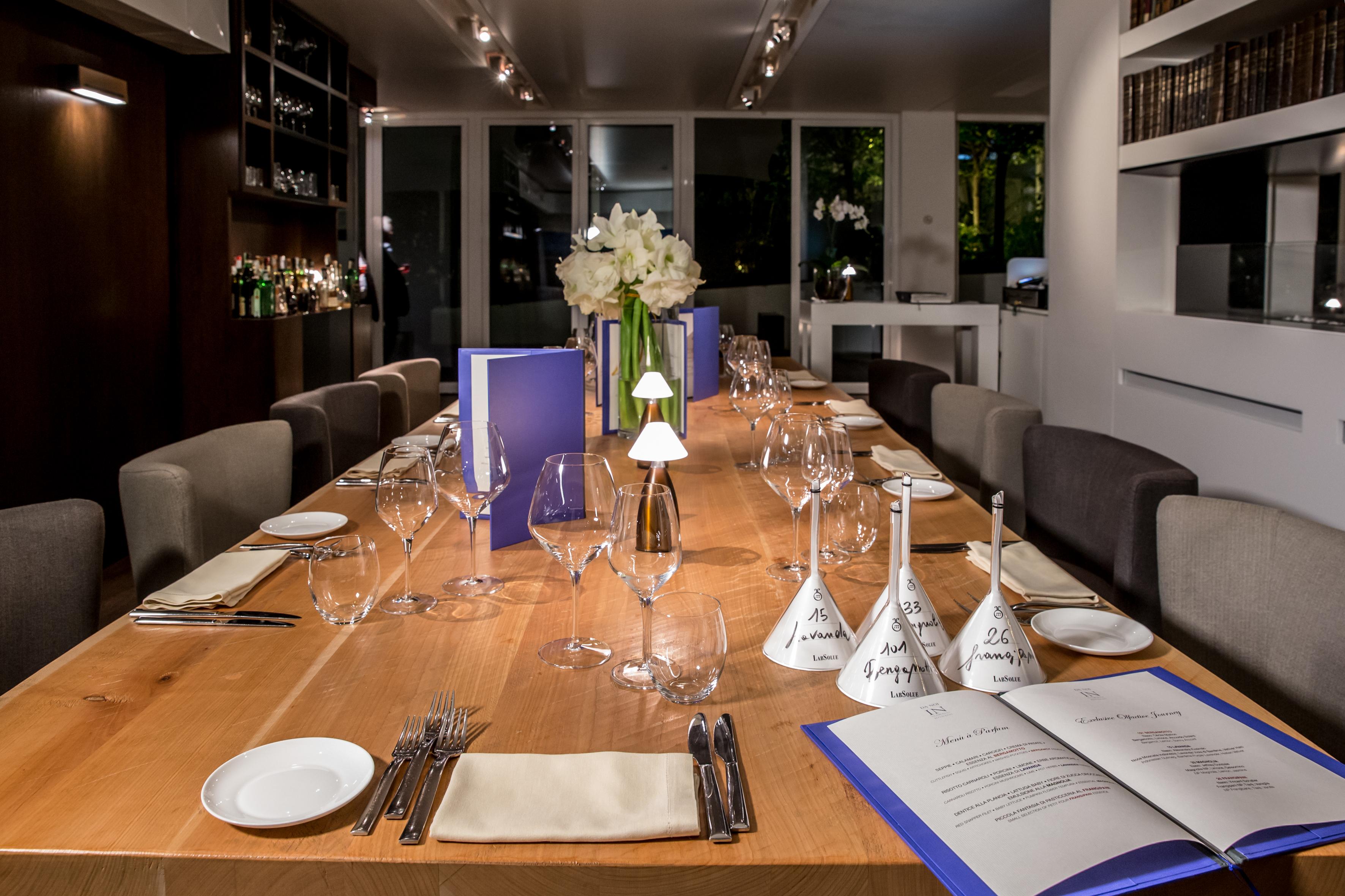 Magna Pars L'Hotel A Parfum, Small Luxury Hotels Of The World Milano Exteriör bild The Wine Scholar Guild's wine education center in New York City