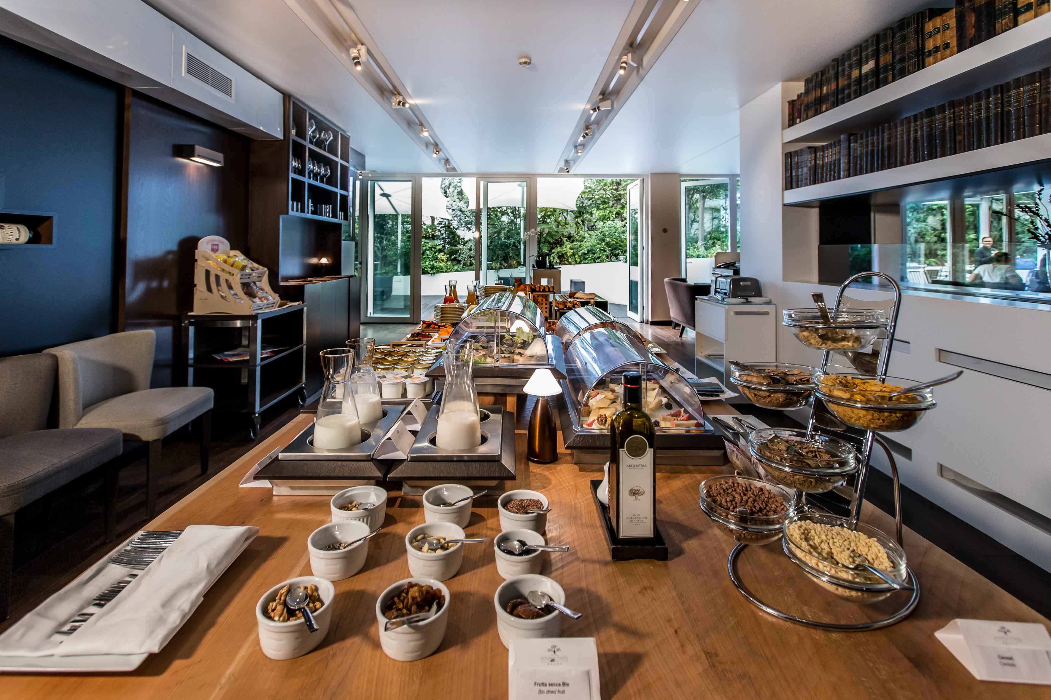 Magna Pars L'Hotel A Parfum, Small Luxury Hotels Of The World Milano Exteriör bild The tea tasting room at the German Tea Museum