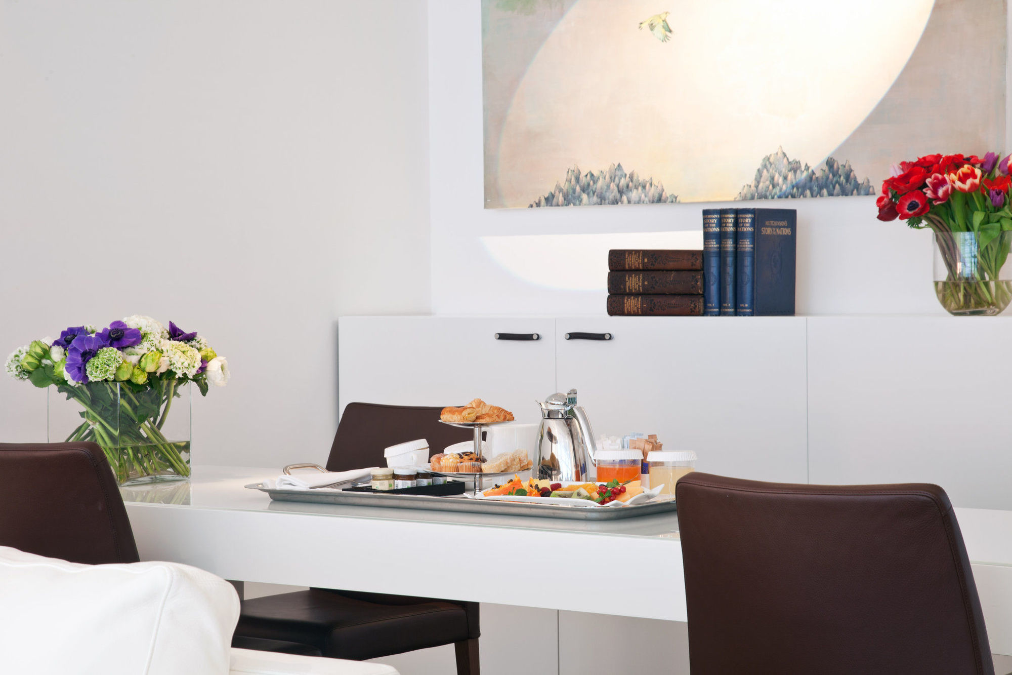 Magna Pars L'Hotel A Parfum, Small Luxury Hotels Of The World Milano Exteriör bild A typical breakfast tray