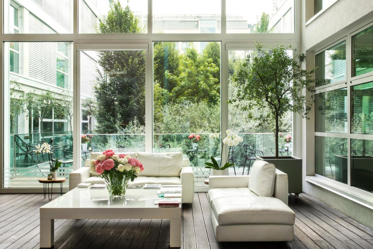 Magna Pars L'Hotel A Parfum, Small Luxury Hotels Of The World Milano Exteriör bild Interior of the house