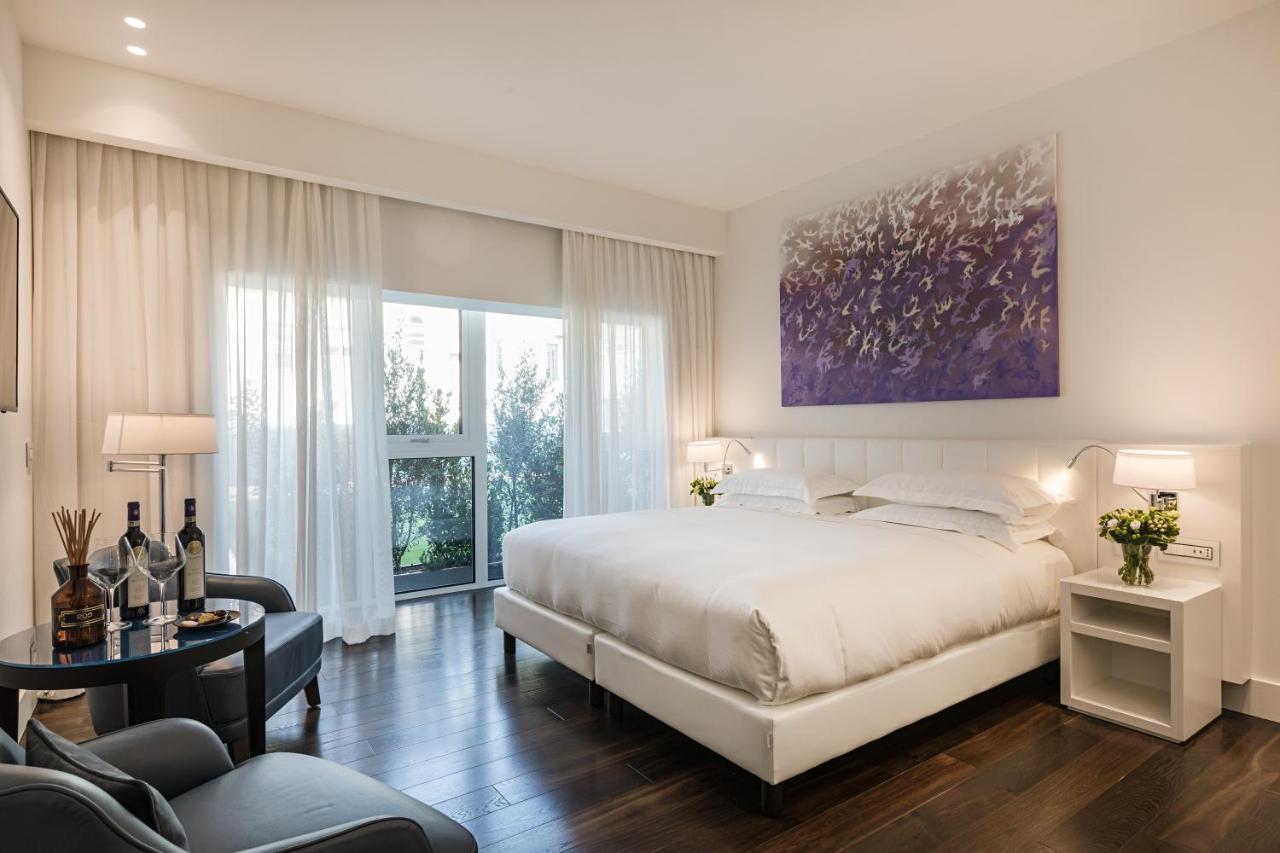 Magna Pars L'Hotel A Parfum, Small Luxury Hotels Of The World Milano Exteriör bild Deluxe room